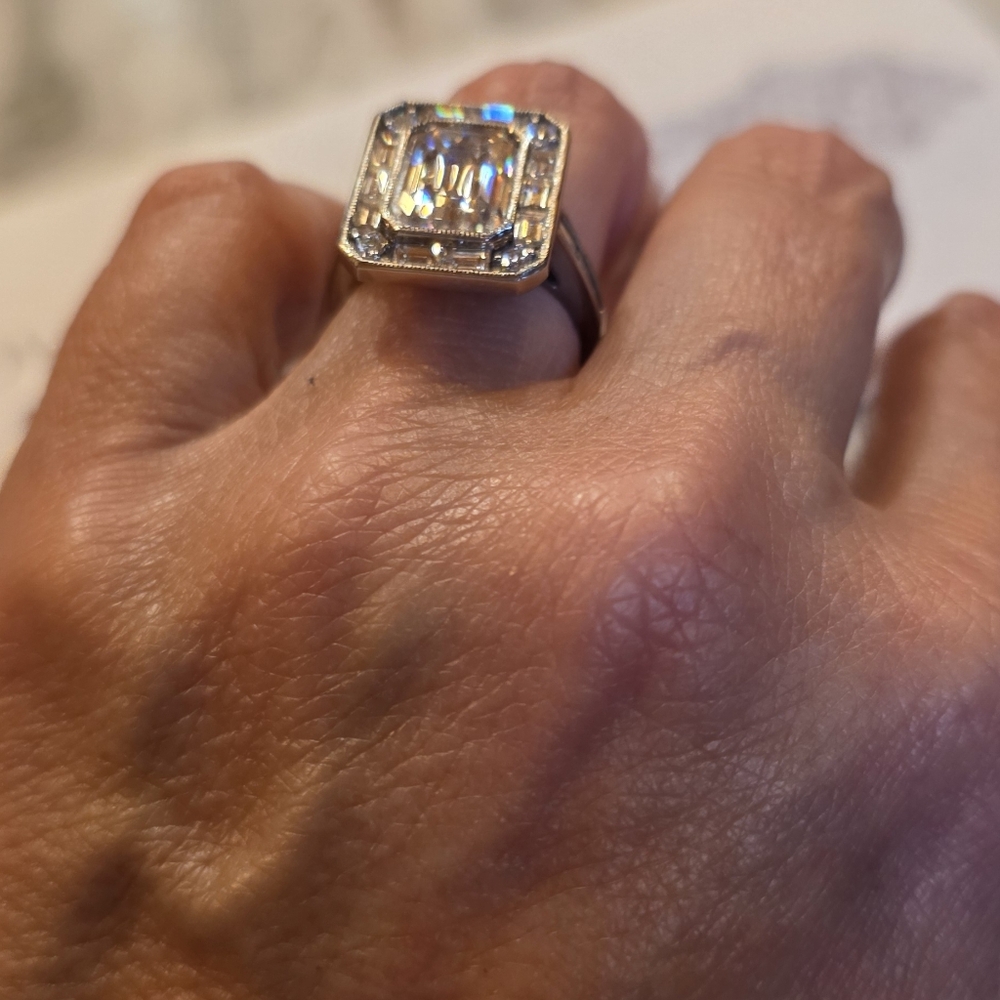 Debebians EMERALD HALO ENGAGEMENT RING. - Picture 7 of 11
